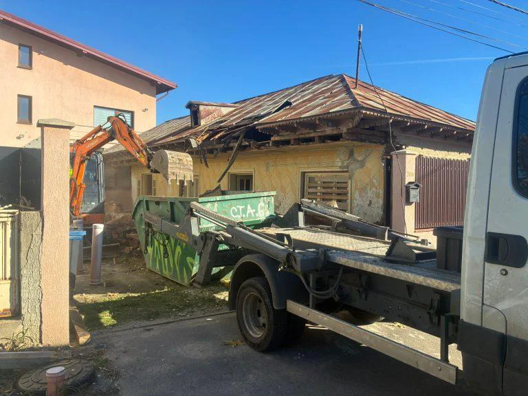 Ghidul complet pentru cei care caută un container de gunoi de închiriat: ce să verifici înainte să comanzi